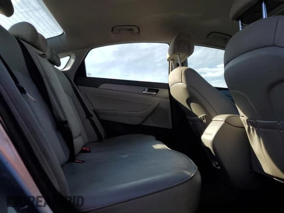 ✅ 2016 Hyundai Sonata SE • VIN: KMHE24L17GA016563 • Lot: 82559555. Listed on Copart with 227,312 mi. Free auction sales archive from the USA and detailed vehicle history report at DreamBid. Image 10.