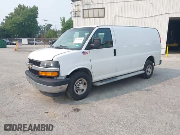 ✅ 2018 Chevrolet Express Cargo • VIN: 1GCWGAFG3J1908664 • Lot: 42523626. Listed on IAAI with 100,034 mi. Free auction sales archive from the USA and detailed vehicle history report at DreamBid. Image 2.