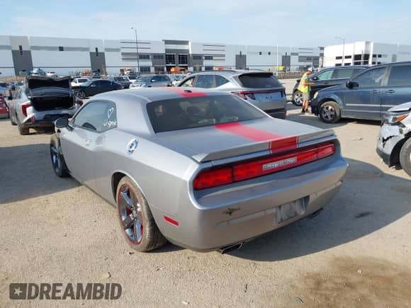 2014 Dodge Challenger SXT с VIN 2C3CDYAG3EH141115, выставлен на аукционе IAAI как лот 43092764 с пробегом 74 131 миль миль и . История ставок и продаж доступна на DreamBid. Изображение 3.