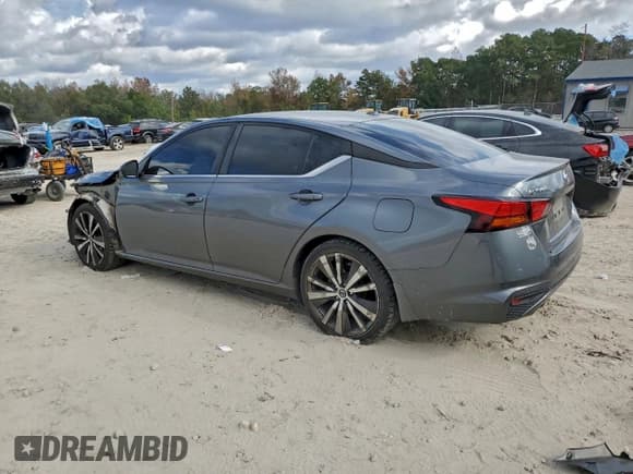 ✅ 2020 Nissan Altima SR • VIN: 1N4BL4CV1LC202739 • Lot: 93834795. Wystawiony na Copart z przebiegiem 127 985 mil. Bezpłatny archiwum sprzedaży aukcyjnych z USA i szczegółowy raport historii pojazdu na DreamBid. Zdjęcie 2.