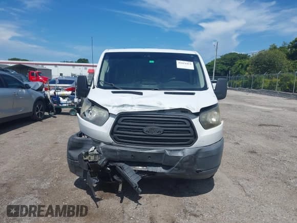 ✅ 2016 Ford Transit Cargo • VIN: 1FTYR1YM2GKB07832 • Lot: 42614414. Wystawiony na IAAI z przebiegiem Nie podano. Bezpłatny archiwum sprzedaży aukcyjnych z USA i szczegółowy raport historii pojazdu na DreamBid. Zdjęcie 12.
