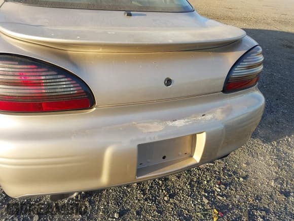 ✅ 2000 Pontiac Grand Prix GT • VIN: 1G2WP52K7YF246560 • Lot: 43687069. Listed on IAAI with 224,152 mi. Free auction sales archive from the USA and detailed vehicle history report at DreamBid. Image 6.