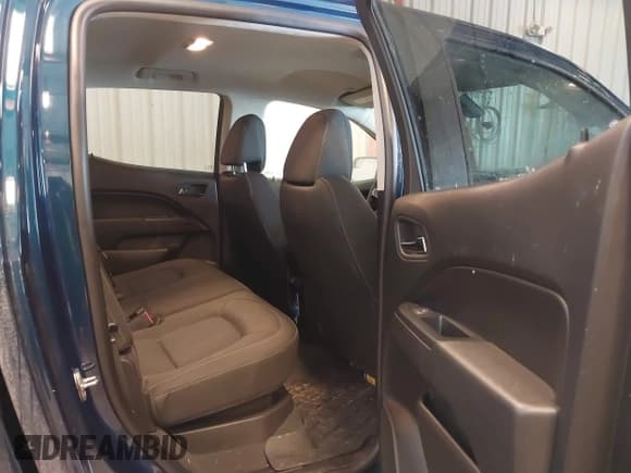 ✅ 2019 Chevrolet Colorado 4WD LT • VIN: 1GCGTCEN5K1327308 • Lot: 41630217. Listed on IAAI with 15,501 mi. Free auction sales archive from the USA and detailed vehicle history report at DreamBid. Image 8.