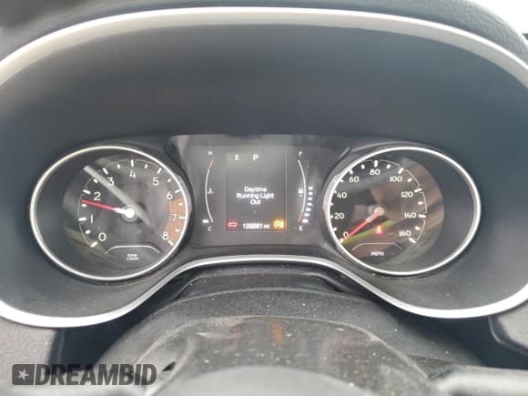 ✅ 2019 Jeep Compass Latitude • VIN: 3C4NJDBB9KT601678 • Lot: 49953915. Listed on Copart with 128,681 mi. Free auction sales archive from the USA and detailed vehicle history report at DreamBid. Image 9.