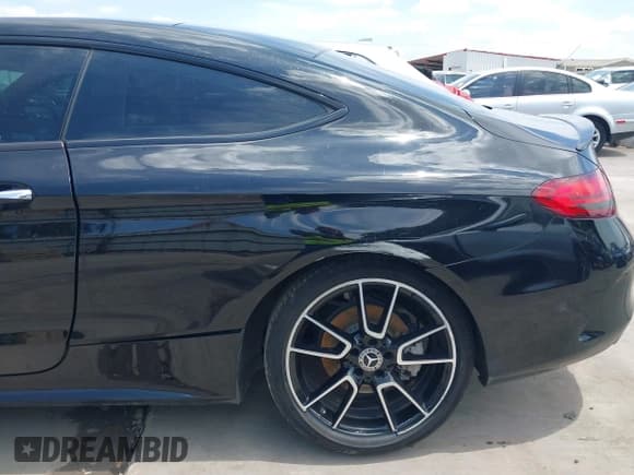 ✅ 2019 Mercedes-Benz C 300 • VIN: WDDWJ8DBXKF827124 • Lot: 42391477. Listed on IAAI with 72,546 mi. Free auction sales archive from the USA and detailed vehicle history report at DreamBid. Image 19.