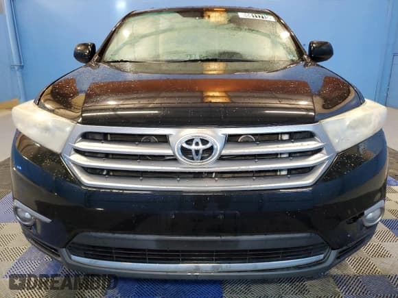 ✅ 2013 Toyota Highlander SE • VIN: 5TDZK3EH8DS133903 • Лот: 86811715. Опубликован ранее на Copart с пробегом 214 200 миль. Бесплатный доступ к архиву аукционных продаж из США и подробный отчёт об истории автомобиля на DreamBid. Изображение 5.