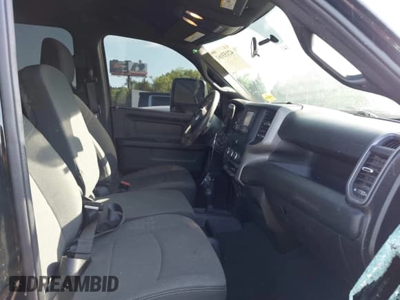 ✅ 2024 Ram 2500 Tradesman • VIN: 3C6UR5CL3RG221120 • Lot: 42153161. Listed on IAAI with 6,829 mi. Free auction sales archive from the USA and detailed vehicle history report at DreamBid. Image 5.