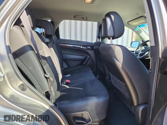 ✅ 2014 Kia Sorento LX • VIN: 5XYKTDA76EG548198 • Lot: 84203395. Listed on Copart with 136,527 mi. Free auction sales archive from the USA and detailed vehicle history report at DreamBid. Image 11.