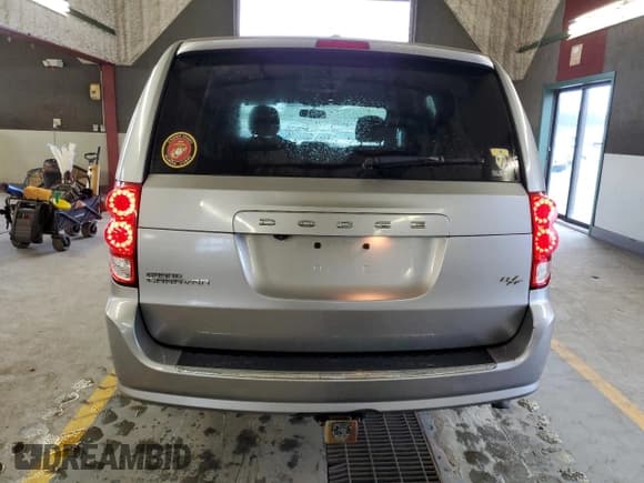 ✅ 2014 Dodge Grand Caravan R/T • VIN: 2C4RDGEG6ER456656 • Lot: 85347665. Listed on Copart with 141,411 mi. Free auction sales archive from the USA and detailed vehicle history report at DreamBid. Image 6.