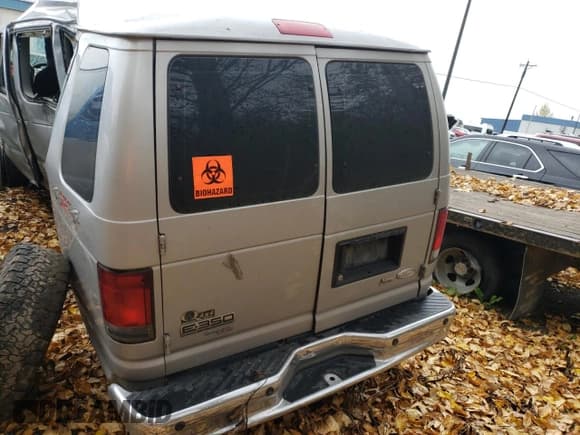 ✅ 2014 Ford Econoline Passenger XL • VIN: 1FBSS3BL4EDA85408 • Lot: 84476315. Wystawiony na Copart z przebiegiem Nie podano. Bezpłatny archiwum sprzedaży aukcyjnych z USA i szczegółowy raport historii pojazdu na DreamBid. Zdjęcie 6.