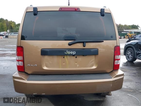 ✅ 2012 Jeep Liberty Sport • VIN: 1C4PJMAK3CW154710 • Lot: 43267045. Listed on IAAI with 177,104 mi. Free auction sales archive from the USA and detailed vehicle history report at DreamBid. Image 16.