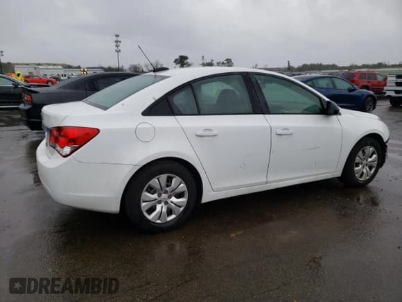 ✅ 2016 Chevrolet Cruze LS • VIN: 1G1PC5SGXG7165092 • Lot: 35913253. Listed on Copart with 97,564 mi. Free auction sales archive from the USA and detailed vehicle history report at DreamBid. Image 3.