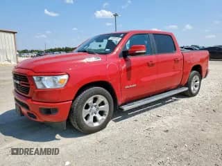 2020 Ram 1500 Lone Star z VIN 1C6RREFTXLN129244, wystawiony jako Copart lot #80904445 z przebiegiem 47 481 mil mil oraz Szkoda całkowita • Salvage title. Historia ofert i sprzedaży dostępna na DreamBid. Obrazek 1.