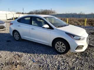 2018 Hyundai Accent SEL z VIN 3KPC24A32JE032562, wystawiony jako Copart lot #43419254 z przebiegiem 133 511 mil mil oraz . Historia ofert i sprzedaży dostępna na DreamBid. Obrazek 4.