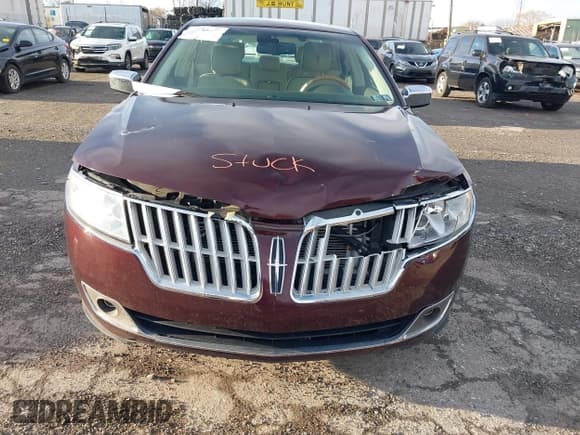 ✅ 2011 Lincoln MKZ • VIN: 3LNHL2GC2BR773380 • Lot: 43788378. Wystawiony na IAAI z przebiegiem 27 484 mil. Bezpłatny archiwum sprzedaży aukcyjnych z USA i szczegółowy raport historii pojazdu na DreamBid. Zdjęcie 10.