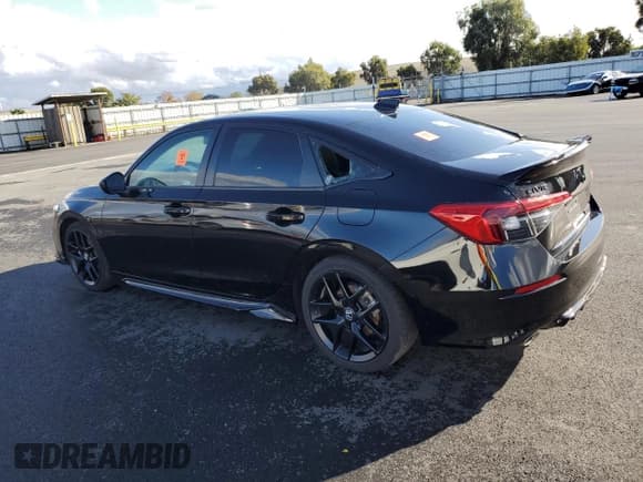 ✅ 2023 Honda Civic Si • VIN: 2HGFE1E5XPH472302 • Lot: 92956615. Listed on Copart with 34,673 mi. Free auction sales archive from the USA and detailed vehicle history report at DreamBid. Image 2.