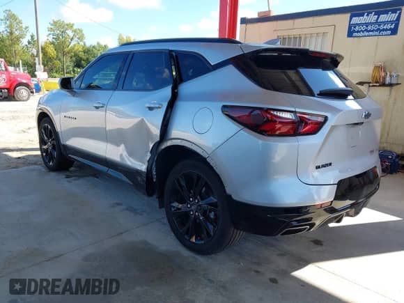 2020 Chevrolet Blazer RS z VIN 3GNKBERS9LS647554, wystawiony jako IAAI lot #43267332 z przebiegiem 59 564 mil mil oraz . Historia ofert i sprzedaży dostępna na DreamBid. Obrazek 3.