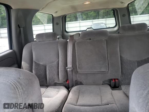✅ 2006 Chevrolet Suburban LS • VIN: 3GNEC16Z36G116037 • Лот: 56738665. Опубликован ранее на Copart с пробегом 212 540 миль. Бесплатный доступ к архиву аукционных продаж из США и подробный отчёт об истории автомобиля на DreamBid. Изображение 10.