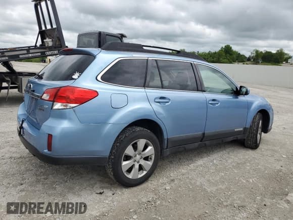 ✅ 2010 Subaru Outback Premium • VIN: 4S4BRCEC0A3326847 • Lot: 56934375. Wystawiony na Copart z przebiegiem 175 978 mil. Bezpłatny archiwum sprzedaży aukcyjnych z USA i szczegółowy raport historii pojazdu na DreamBid. Zdjęcie 3.
