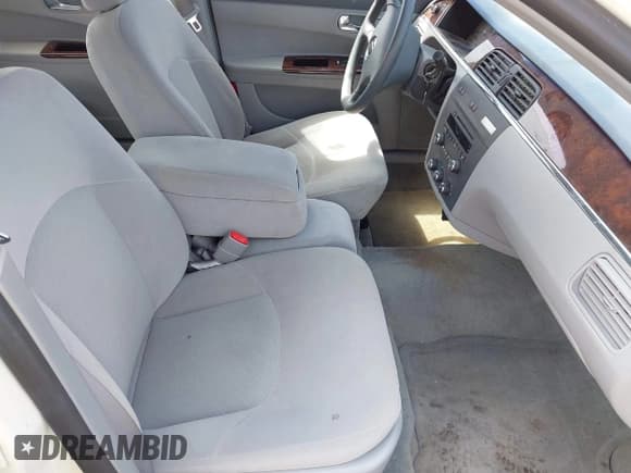 ✅ 2007 Buick LaCrosse CX • VIN: 2G4WC582971145181 • Lot: 42533595. Listed on IAAI with 450,027 mi. Free auction sales archive from the USA and detailed vehicle history report at DreamBid. Image 5.