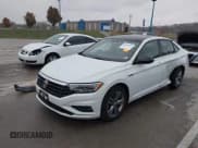 ✅ 2019 Volkswagen Jetta S • VIN: 3VWC57BU1KM172137 • Lot: 40956167. Wystawiony na IAAI z przebiegiem 110 973 mil. Bezpłatny archiwum sprzedaży aukcyjnych z USA i szczegółowy raport historii pojazdu na DreamBid. Zdjęcie 2.