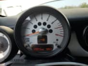 ✅ 2011 MINI Convertible • VIN: WMWZN3C55BT133563 • Lot: 66848895. Wystawiony na Copart z przebiegiem 78 972 mil. Bezpłatny archiwum sprzedaży aukcyjnych z USA i szczegółowy raport historii pojazdu na DreamBid. Zdjęcie 9.