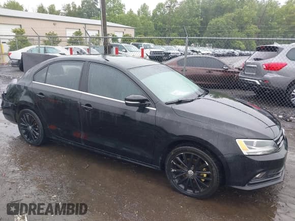 ✅ 2016 Volkswagen Jetta SEL • VIN: 3VWL07AJ1GM213086 • Lot: 42357837. Wystawiony na IAAI z przebiegiem 121 541 mil. Bezpłatny archiwum sprzedaży aukcyjnych z USA i szczegółowy raport historii pojazdu na DreamBid. Zdjęcie 1.