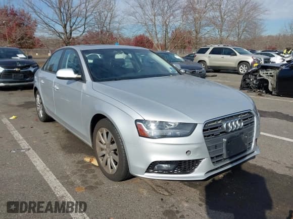 ✅ 2014 Audi A4 Premium • VIN: WAUBFAFLXEN008533 • Лот: 43762626. Опубликован ранее на IAAI с пробегом 114 712 миль. Бесплатный доступ к архиву аукционных продаж из США и подробный отчёт об истории автомобиля на DreamBid. Изображение 1.