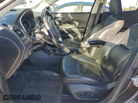 ✅ 2018 Jeep Compass Limited • VIN: 3C4NJDCB9JT212097 • Lot: 94518205. Wystawiony na Copart z przebiegiem 71 601 mil. Bezpłatny archiwum sprzedaży aukcyjnych z USA i szczegółowy raport historii pojazdu na DreamBid. Zdjęcie 7.