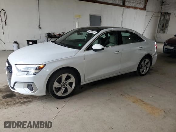 ✅ 2023 Audi A3 Premium • VIN: WAUAUDGY6PA075203 • Lot: 69463155. Wystawiony na Copart z przebiegiem 59 851 mil. Bezpłatny archiwum sprzedaży aukcyjnych z USA i szczegółowy raport historii pojazdu na DreamBid. Zdjęcie 1.