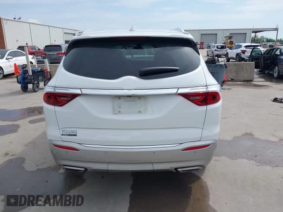 ✅ 2022 Buick Enclave Essence • VIN: 5GAERBKW6NJ113463 • Lot: 42171996. Wystawiony na IAAI z przebiegiem 85 944 mil. Bezpłatny archiwum sprzedaży aukcyjnych z USA i szczegółowy raport historii pojazdu na DreamBid. Zdjęcie 17.
