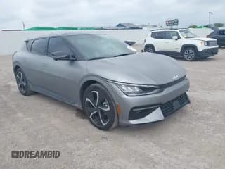 ✅ 2023 Kia EV6 GT-Line • VIN: KNDC4DLC9P5122691 • Lot: 42331474. Wystawiony na IAAI z przebiegiem 12 981 mil. Bezpłatny archiwum sprzedaży aukcyjnych z USA i szczegółowy raport historii pojazdu na DreamBid. Zdjęcie 1.