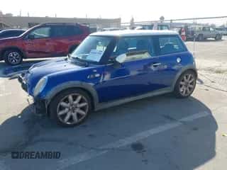 2003 MINI Hardtop S with VIN WMWRE33423TD72967, listed as a IAAI auction lot 42616729 with 248,907 mi miles and . Bid and sale history available at DreamBid. Image 2.