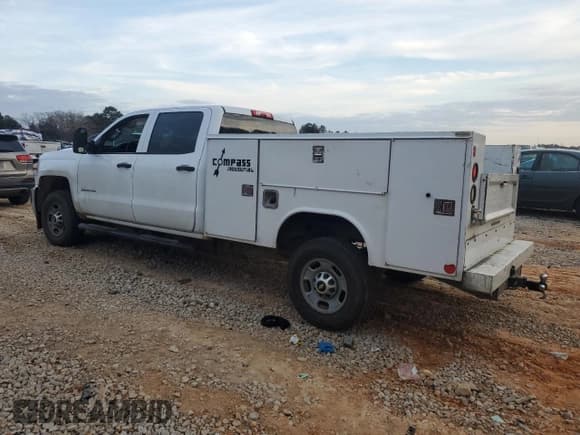 ✅ 2018 Chevrolet Silverado 1500 • VIN: 1GB1CUEY4JF106665 • Лот: 42390645. Опубликован ранее на Copart с пробегом 206 295 миль. Бесплатный доступ к архиву аукционных продаж из США и подробный отчёт об истории автомобиля на DreamBid. Изображение 2.