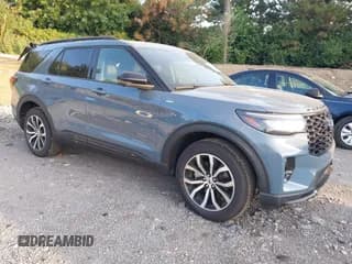 ✅ 2025 Ford Explorer ST-Line • VIN: 1FMUK8KH2SGB09336 • Lot: 42764411. Wystawiony na IAAI z przebiegiem 2 360 mil. Bezpłatny archiwum sprzedaży aukcyjnych z USA i szczegółowy raport historii pojazdu na DreamBid. Zdjęcie 1.