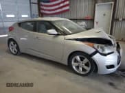 ✅ 2012 Hyundai Veloster w/Red Int • VIN: KMHTC6AD2CU049959 • Lot: 71714944. Wystawiony na Copart z przebiegiem 168 275 mil. Bezpłatny archiwum sprzedaży aukcyjnych z USA i szczegółowy raport historii pojazdu na DreamBid. Zdjęcie 4.