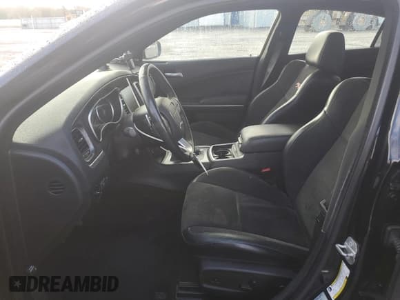 ✅ 2015 Dodge Charger RT • VIN: 2C3CDXCTXFH889849 • Lot: 82701745. Listed on Copart with 47,106 mi. Free auction sales archive from the USA and detailed vehicle history report at DreamBid. Image 7.