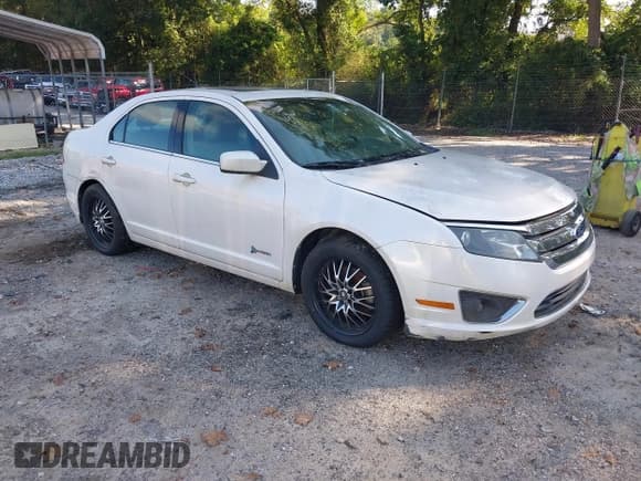 ✅ 2011 Ford Fusion Hybrid • VIN: 3FADP0L31BR188037 • Lot: 42886733. Wystawiony na IAAI z przebiegiem 134 744 mil. Bezpłatny archiwum sprzedaży aukcyjnych z USA i szczegółowy raport historii pojazdu na DreamBid. Zdjęcie 1.