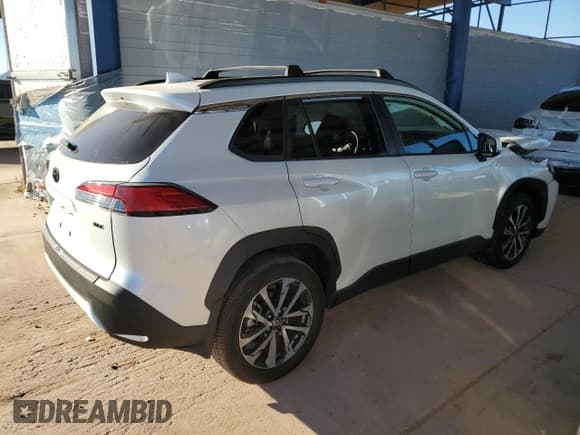 ✅ 2022 Toyota Corolla Cross XLE • VIN: 7MUDAAAG6NV031604 • Lot: 91601505. Wystawiony na Copart z przebiegiem 59 693 mil. Bezpłatny archiwum sprzedaży aukcyjnych z USA i szczegółowy raport historii pojazdu na DreamBid. Zdjęcie 3.