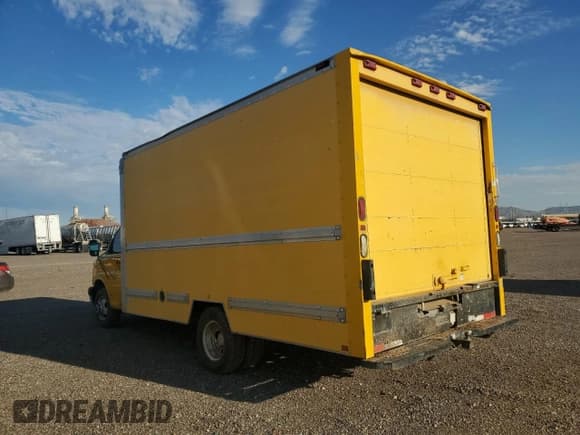 ✅ 2003 GMC Savana Commercial SRW C6Y • VIN: 1GDHG31U331901813 • Lot: 82543825. Wystawiony na Copart z przebiegiem 217 129 mil. Bezpłatny archiwum sprzedaży aukcyjnych z USA i szczegółowy raport historii pojazdu na DreamBid. Zdjęcie 2.