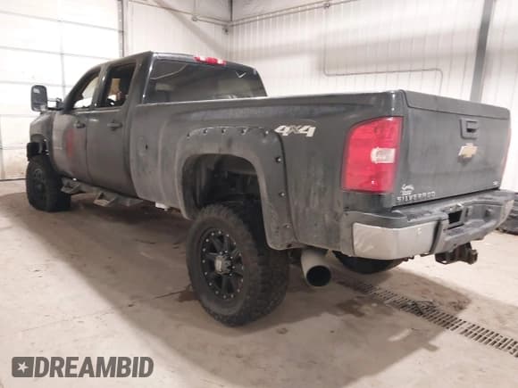 ✅ 2011 Chevrolet Silverado 2500HD LTZ • VIN: 1GC1KYC85BF157375 • Лот: 41343324. Опубликован ранее на IAAI с пробегом Не указан. Бесплатный доступ к архиву аукционных продаж из США и подробный отчёт об истории автомобиля на DreamBid. Изображение 3.