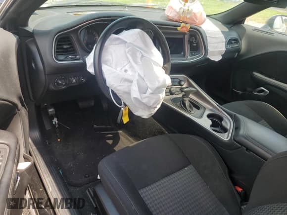 ✅ 2022 Dodge Challenger GT • VIN: 2C3CDZJG0NH140204 • Lot: 67255654. Wystawiony na Copart z przebiegiem 39 136 mil. Bezpłatny archiwum sprzedaży aukcyjnych z USA i szczegółowy raport historii pojazdu na DreamBid. Zdjęcie 8.