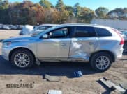 ✅ 2015 Volvo XC60 T5 • VIN: YV4612RK0F2686932 • Lot: 43502739. Listed on IAAI with 190,197 mi. Free auction sales archive from the USA and detailed vehicle history report at DreamBid. Image 14.