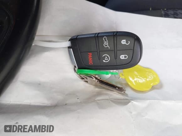 ✅ 2017 Dodge Challenger SXT • VIN: 2C3CDZAG6HH639447 • Lot: 43589121. Wystawiony na IAAI z przebiegiem 115 592 mil. Bezpłatny archiwum sprzedaży aukcyjnych z USA i szczegółowy raport historii pojazdu na DreamBid. Zdjęcie 11.