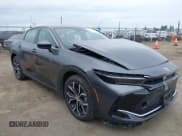 ✅ 2024 Toyota Crown XLE • VIN: JTDAAAAF5R3029757 • Lot: 41773356. Wystawiony na IAAI z przebiegiem 13 510 mil. Bezpłatny archiwum sprzedaży aukcyjnych z USA i szczegółowy raport historii pojazdu na DreamBid. Zdjęcie 1.