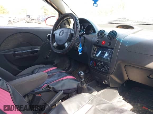 2007 Chevrolet Aveo LS с VIN KL1TD66657B746126, выставлен на аукционе IAAI как лот 41937716 с пробегом 163 793 миль миль и . История ставок и продаж доступна на DreamBid. Изображение 5.