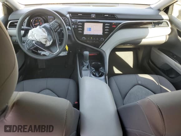 ✅ 2018 Toyota Camry XLE • VIN: 4T1B11HK1JU157799 • Lot: 91577745. Wystawiony na Copart z przebiegiem 89 858 mil. Bezpłatny archiwum sprzedaży aukcyjnych z USA i szczegółowy raport historii pojazdu na DreamBid. Zdjęcie 8.