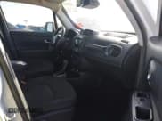 ✅ 2018 Jeep Renegade Altitude • VIN: ZACCJABB5JPH39312 • Lot: 41299852. Wystawiony na IAAI z przebiegiem 81 019 mil. Bezpłatny archiwum sprzedaży aukcyjnych z USA i szczegółowy raport historii pojazdu na DreamBid. Zdjęcie 5.