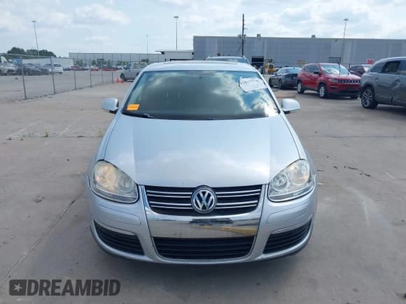 ✅ 2008 Volkswagen Jetta SE • VIN: 3VWRZ71K58M198165 • Lot: 43157774. Listed on IAAI with 196,905 mi. Free auction sales archive from the USA and detailed vehicle history report at DreamBid. Image 12.