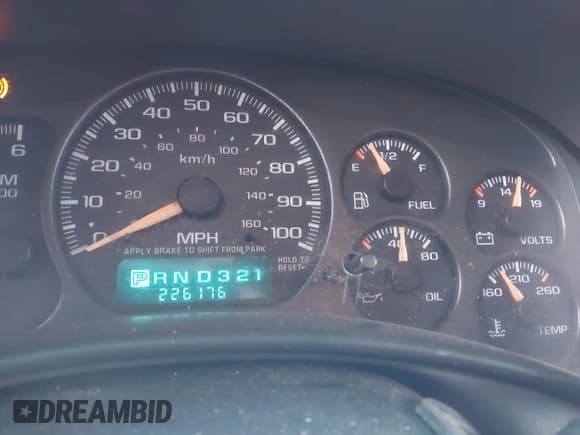 ✅ 2002 Chevrolet Silverado 2500HD • VIN: 1GCHK29U32E126728 • Lot: 43747985. Wystawiony na IAAI z przebiegiem 226 176 mil. Bezpłatny archiwum sprzedaży aukcyjnych z USA i szczegółowy raport historii pojazdu na DreamBid. Zdjęcie 7.